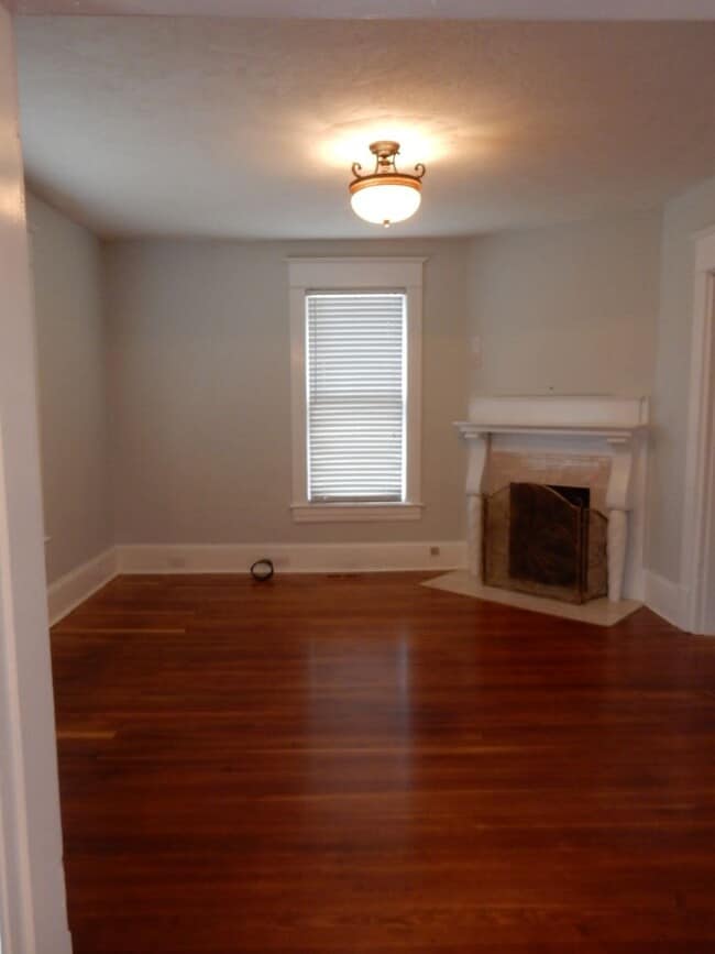 Building Photo - Spacious 3 BR home in Old SW, close to YMC...