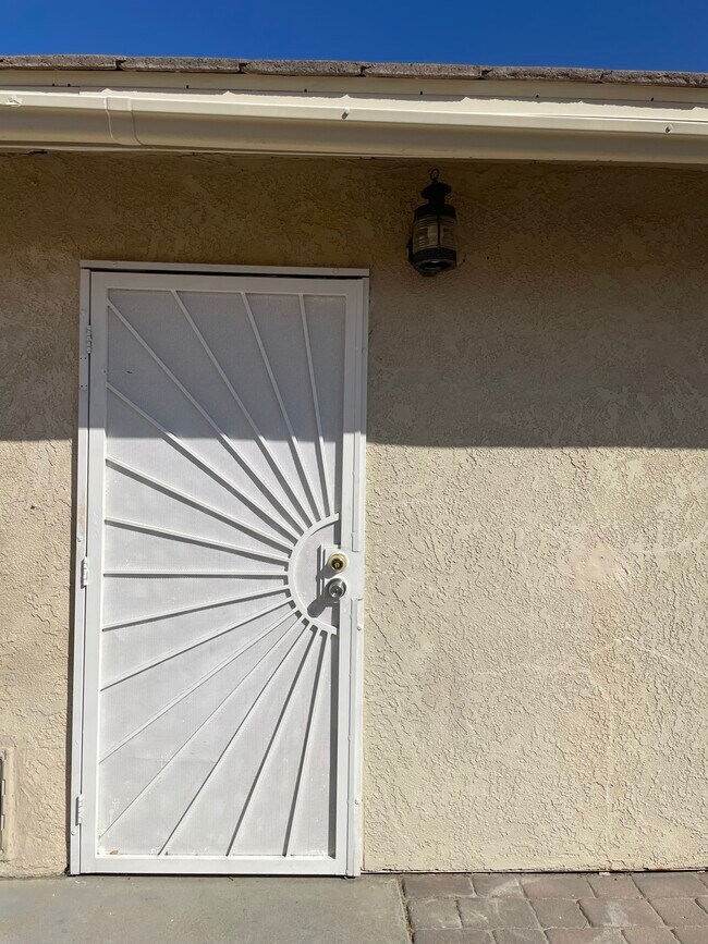 Building Photo - 13880 Ocotillo Rd