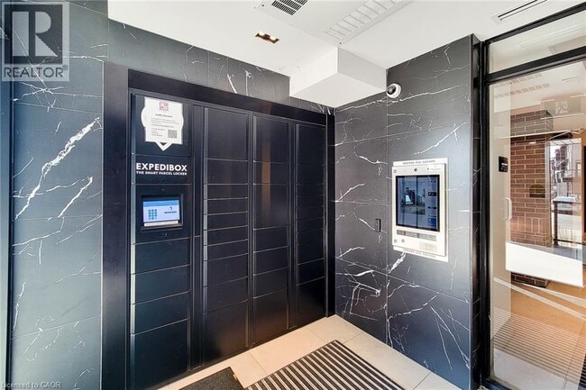 Building Photo - 600 N Service Rd