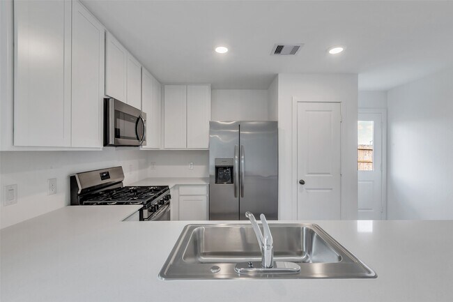 Building Photo - 17979 Valle Cupa Ln