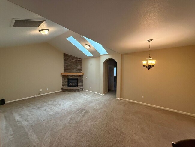 Foto del edificio - 3 Bedroom, 2 Bathroom Single-Level Duplex in The Stonegate Community