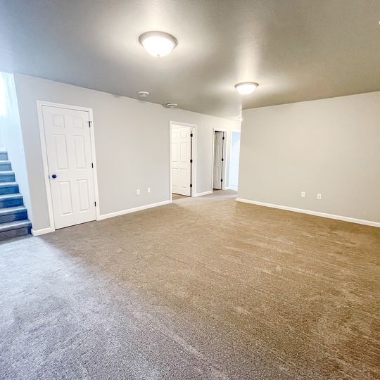 Building Photo - 825 United Dr