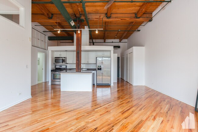 Foto del edificio - 2222 W Diversey Ave