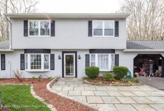 Building Photo - 41 Park Dr