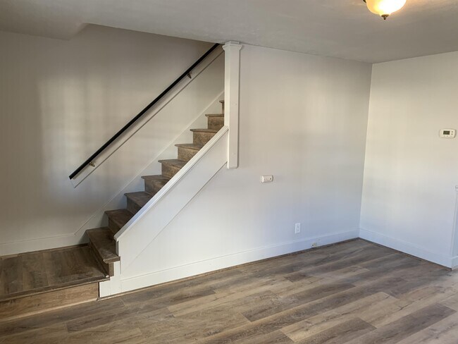 Foto del edificio - 1401-1/2 Sandhill Rd
