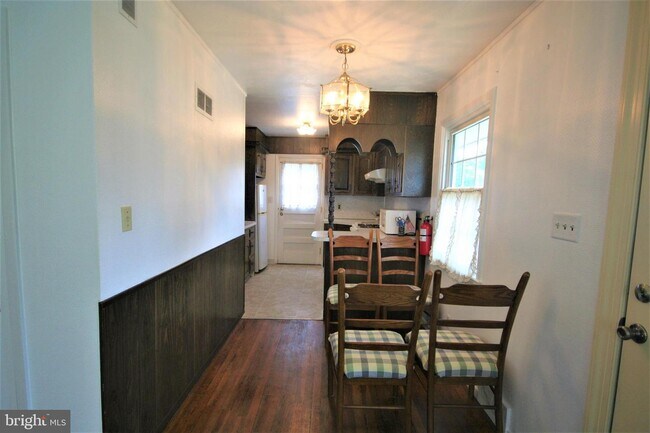 Building Photo - 146 Linden Ln