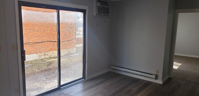 Building Photo - 514 10th St N