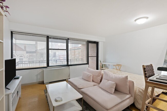 Foto del edificio - 135 Montgomery St