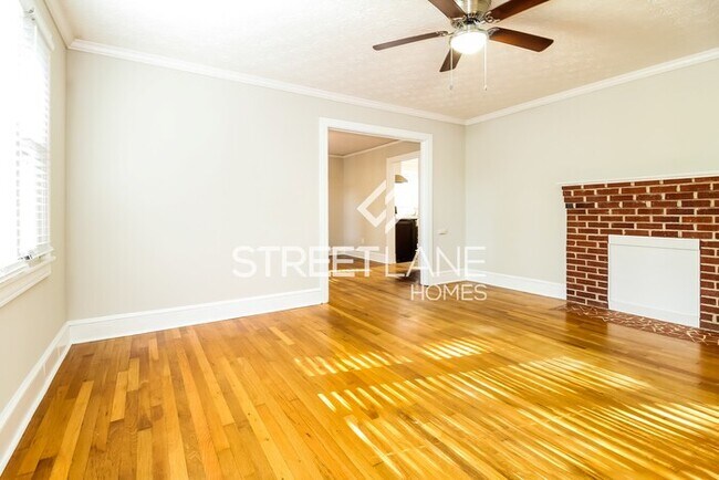 Building Photo - NOW OFFERING HALF OFF FIRST FULL MONTH IF ...