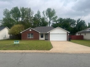 Building Photo - 22 Willard St