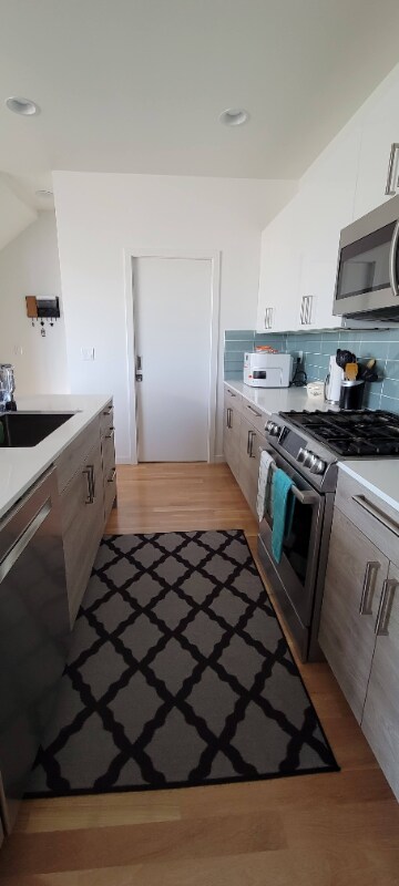 Foto del edificio - 4126 36th Ave SW