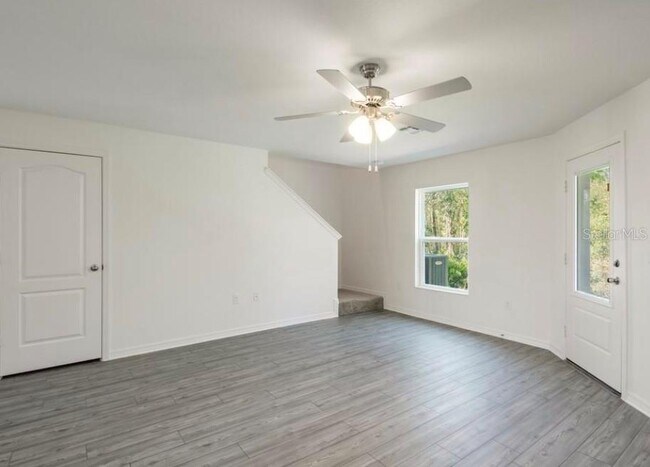 Building Photo - 667 Bay Leaf Dr