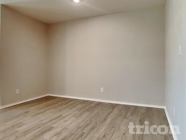 Building Photo - 125 Moonrise Dr