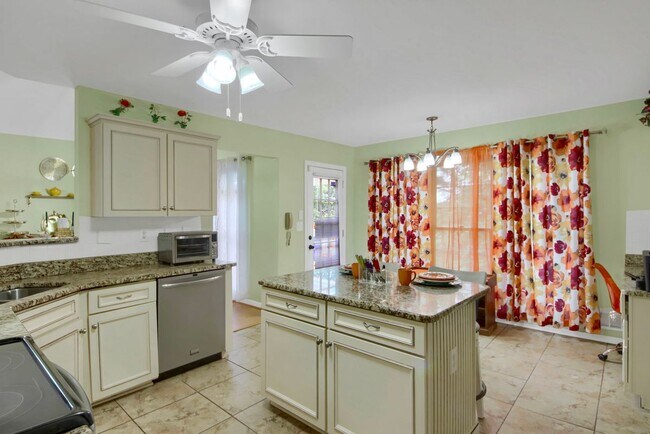 Foto del edificio - 3492 Heatherwood Ct