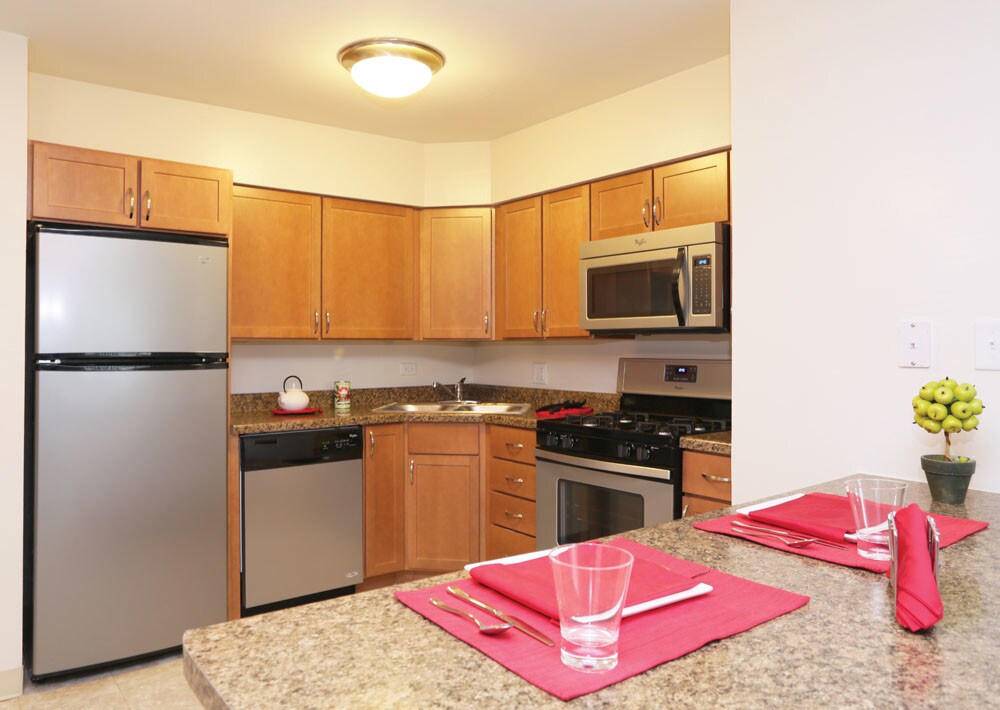 Blackhawk Apartments Elgin, IL