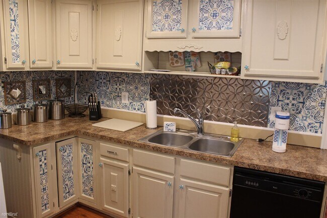 Foto del edificio - 3 br, 2 bath House - 906 Marshall Ave