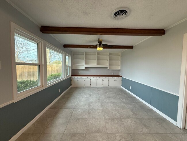 Foto del edificio - Renovated 3 bedroom, 2 bath home in College Hills AVAILABLE NOW!