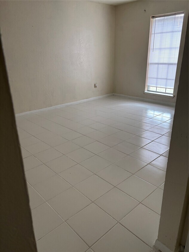 Foto del edificio - 2210 Buchanan Dr