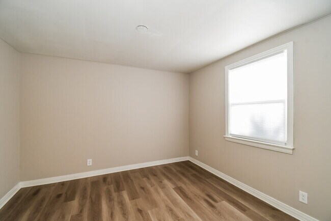 Foto del edificio - 5405 Sharon Terrace