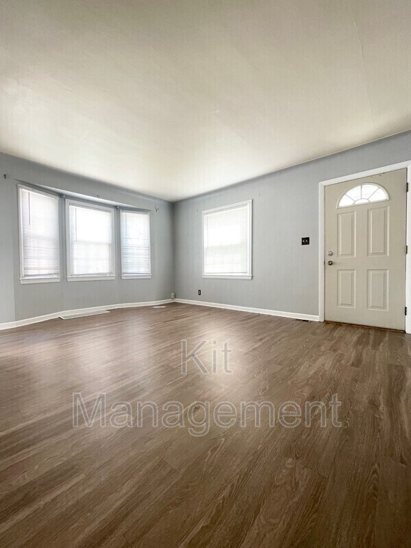 Foto del edificio - 2114 Berdan Ave