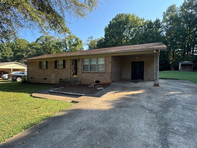 Building Photo - 1696 Crestland Dr