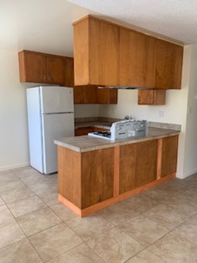 Building Photo - 204 O