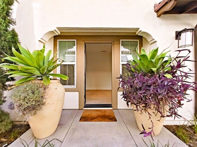 Foto del edificio - Los Alamitos Condo - 3 Bedroom / 2.5 Bathr...