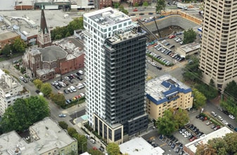 Building Photo - 1321 Seneca St