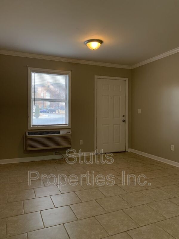 Foto del edificio - 414 Hermitage Dr