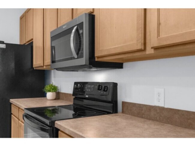 Foto del edificio - 5928 Summerhill - 2 beds unit with elevator access