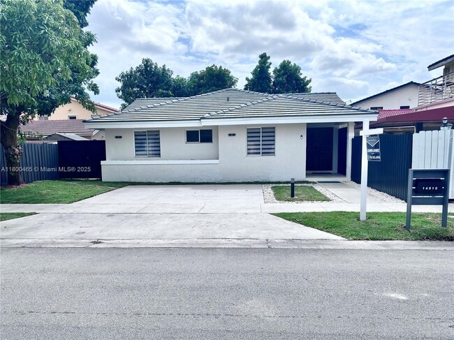 Building Photo - 14910 SW 92nd Terrace