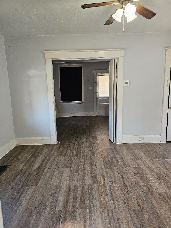 Foto del edificio - 5257 Rolston Ave