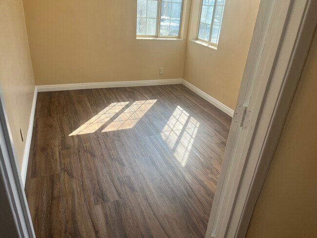 Foto del edificio - 1423 W 106th St