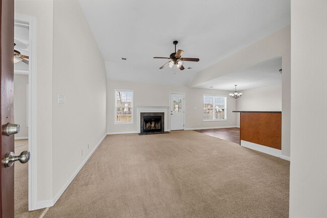 Building Photo - 3 Bedroom Home For Rent Near St. B Area!