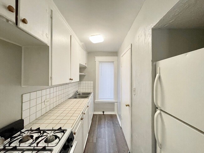 Foto del edificio - 615 Prospect Ave NE
