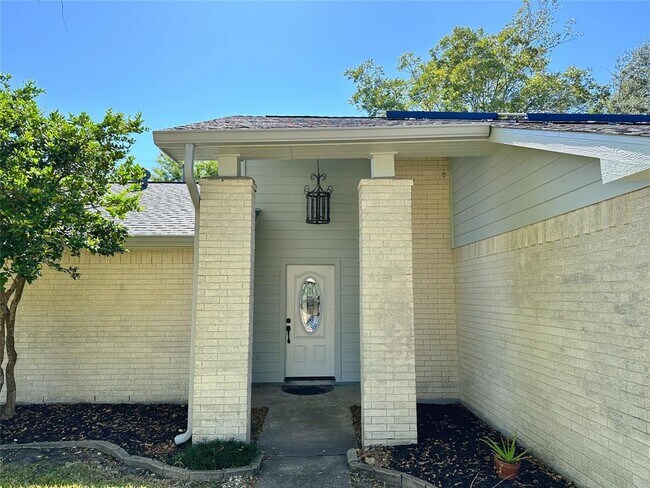 Building Photo - 2531 Orion Dr