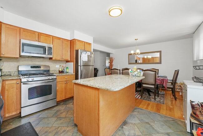 Building Photo - 8054 Niles Ave
