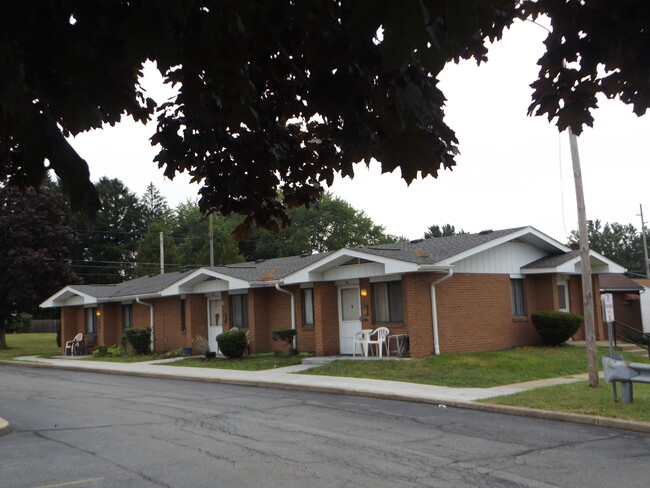 Building Photo - Lavigne Manor