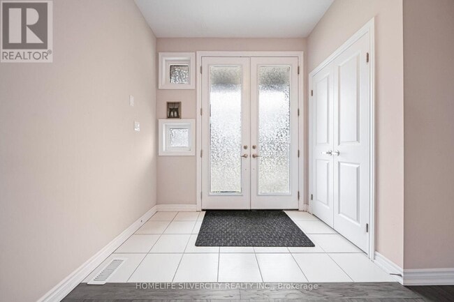 Building Photo - 5672 Dorchester Rd