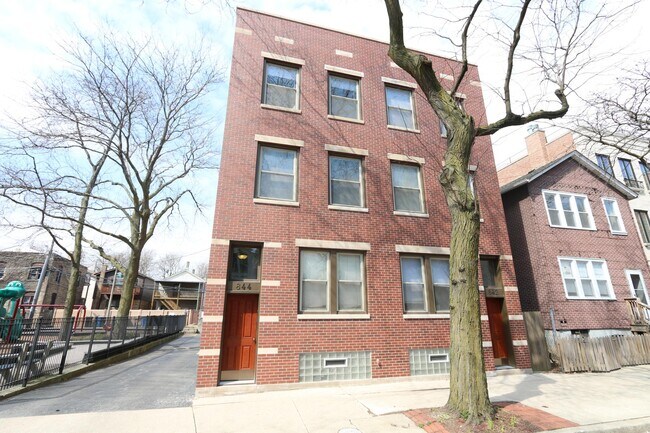 Building Photo - 844 S Miller St