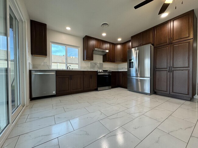 Foto del edificio - 14420 High Pine St
