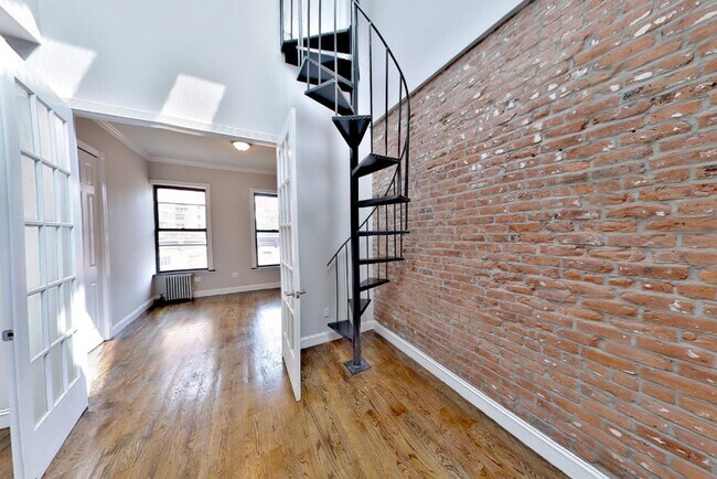 Foto del edificio - 206 E 83rd St