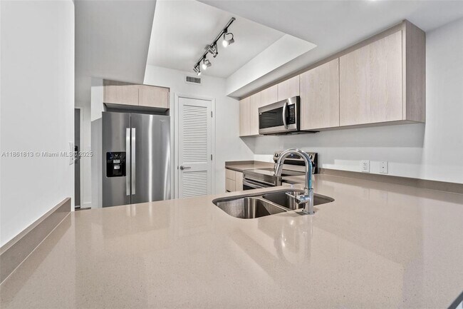 Foto del edificio - 1500 Bay Rd
