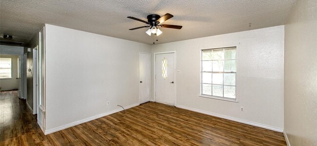 Building Photo - Close to Barksdale Air Force Base...