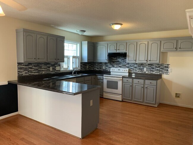 Foto del edificio - 6207 Beaufont Hills Ct