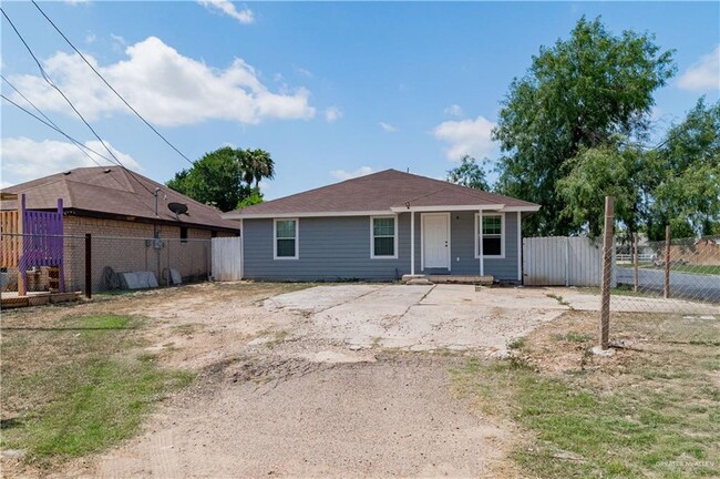 Building Photo - 228 E St John Dr