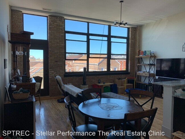 Building Photo - 1432 W 21st St