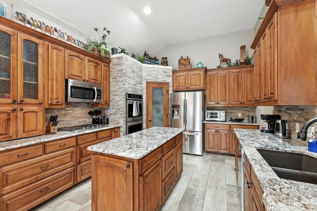 Foto del edificio - 2303 Chapelwood Dr