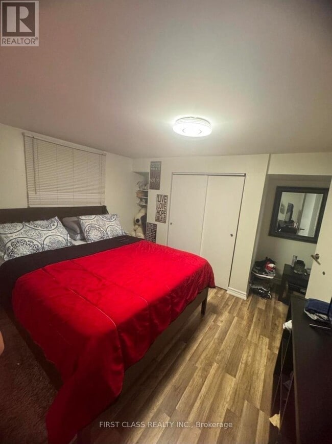 Building Photo - 378 Martin St