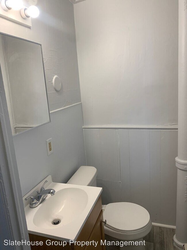 Foto del edificio - 1037 E Poplar St